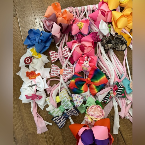 Bow Holder with 35 bows